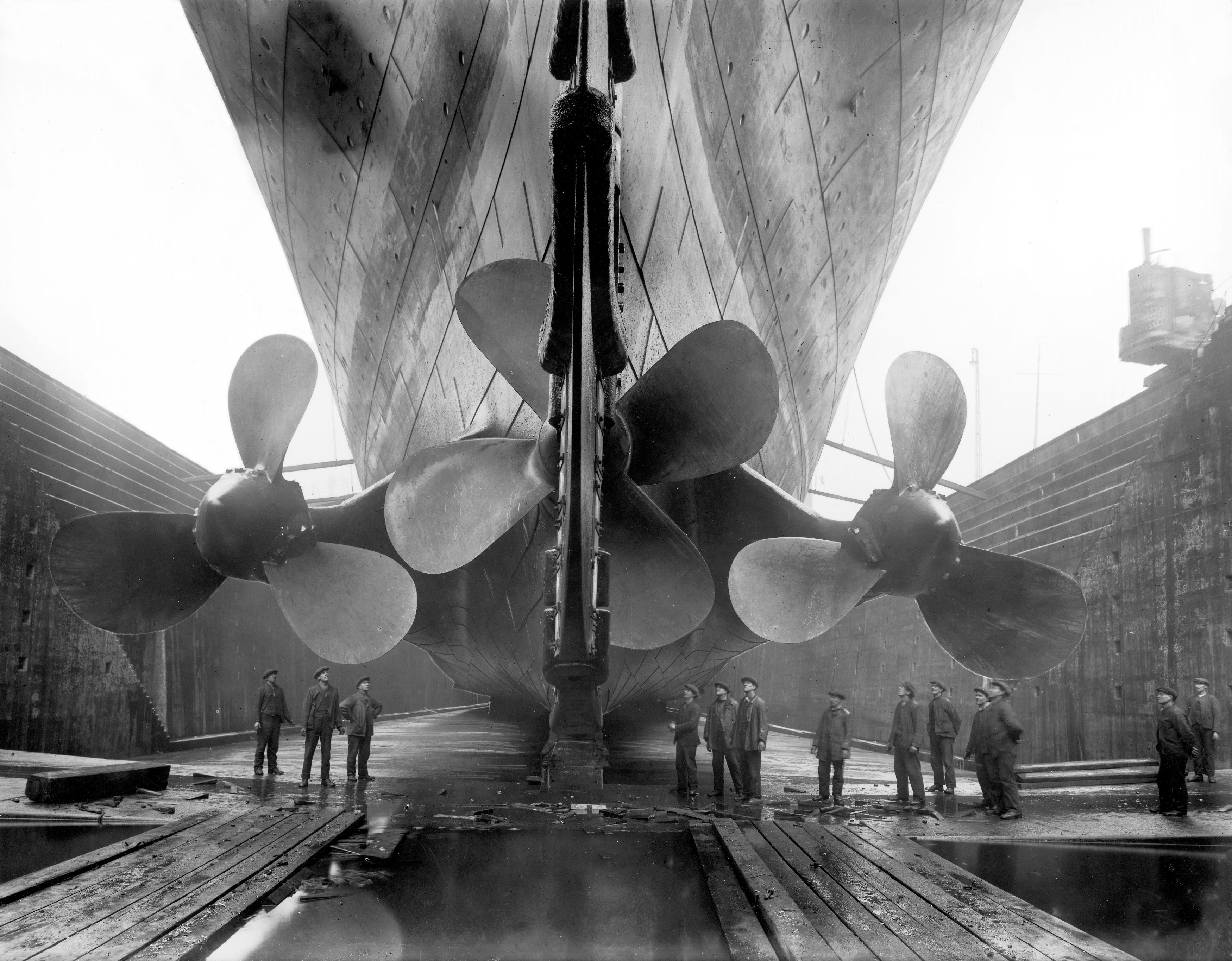 black and white, old, buildings, Titanic, boats, propeller wallpaper