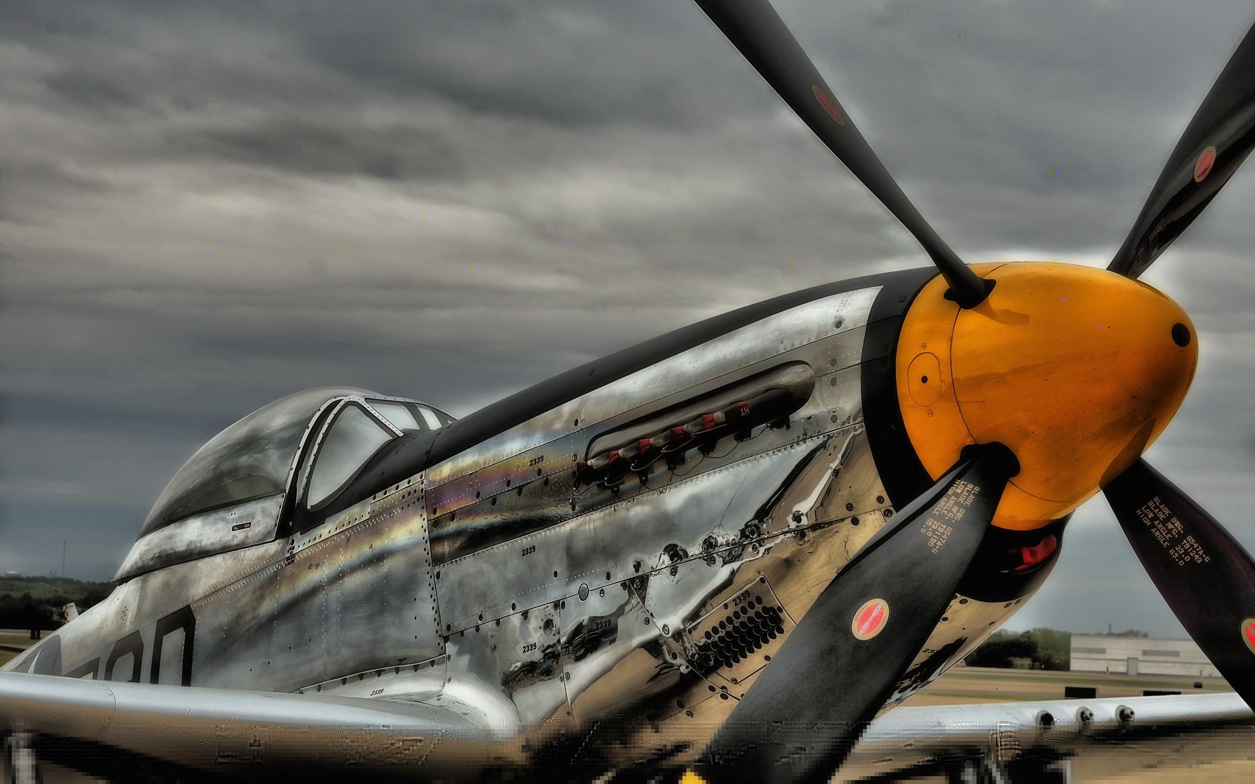 The propeller of the aircraft Wallpaper