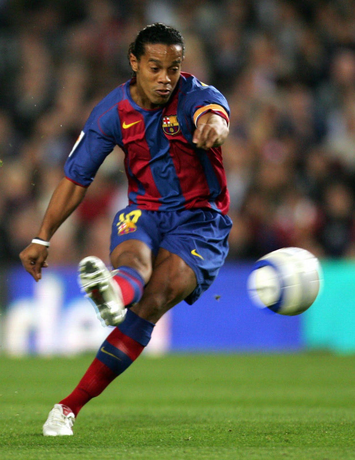 Ronaldinho De, ronaldinho Wallpaper, ronaldinho Soccer Gaúcho Wallpaper & Background Download
