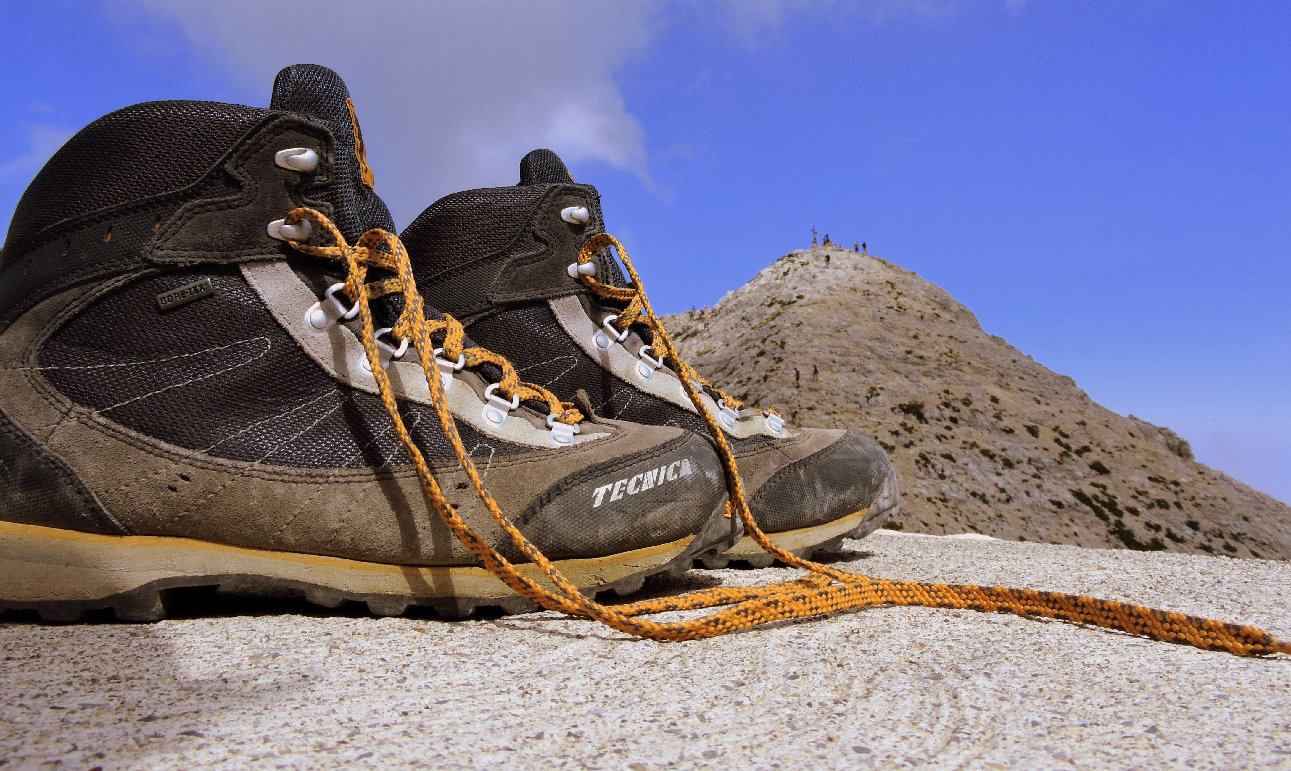 Hiking Boots Wallpapers - Wallpaper Cave