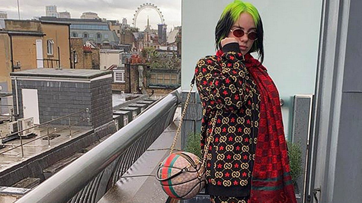 Billie Eilish Wears Gucci Basketball Purse in London: Pics