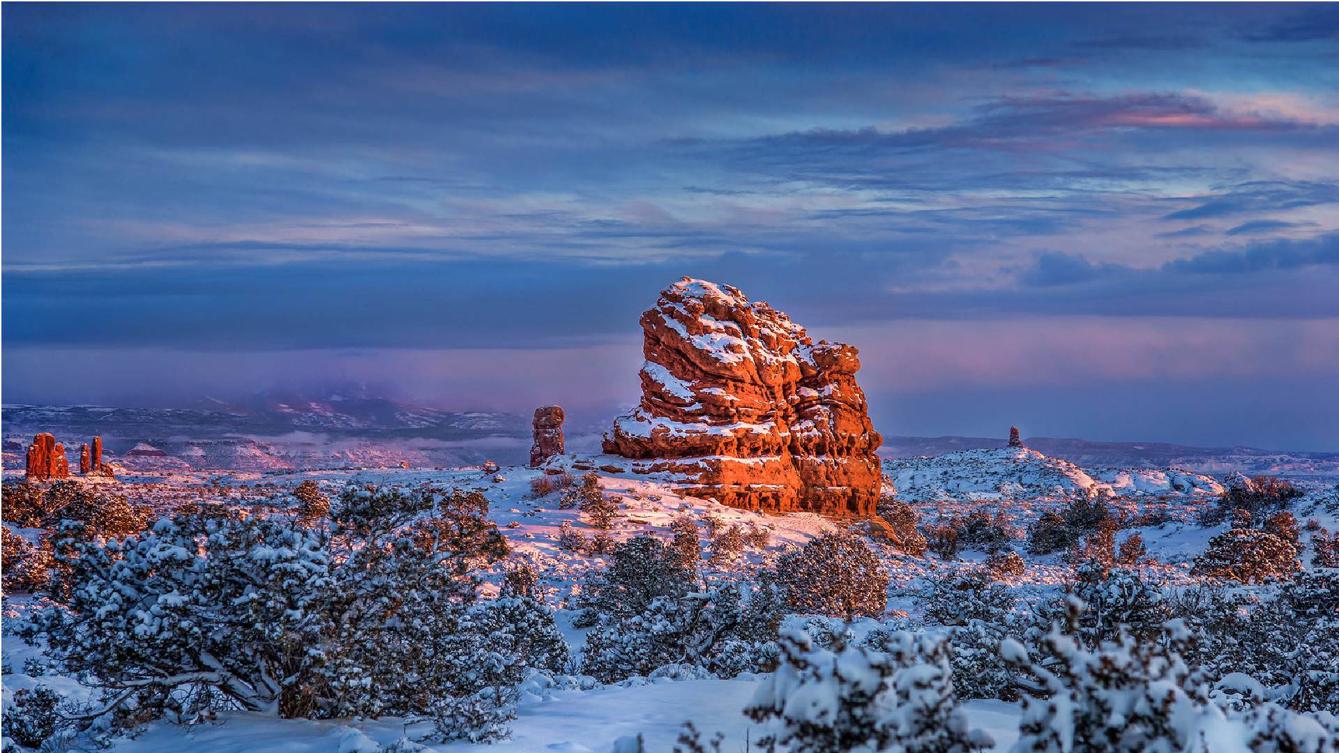 Winter in Arches National Park, Utah [1920x1080]