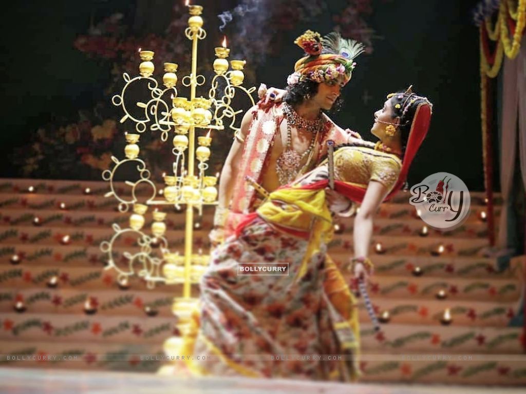 Wallpaper holding Radha still from RadhaKrishn size:1024x768