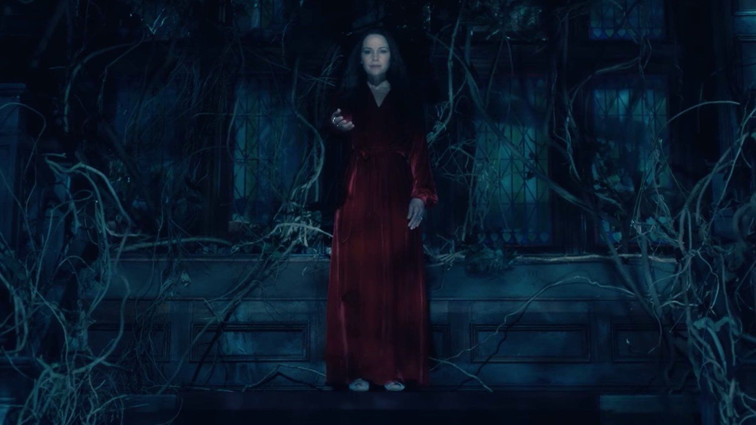 Awesomely Creepy Full For Netflix's New Horror Series THE HAUNTING OF HILL HOUSE