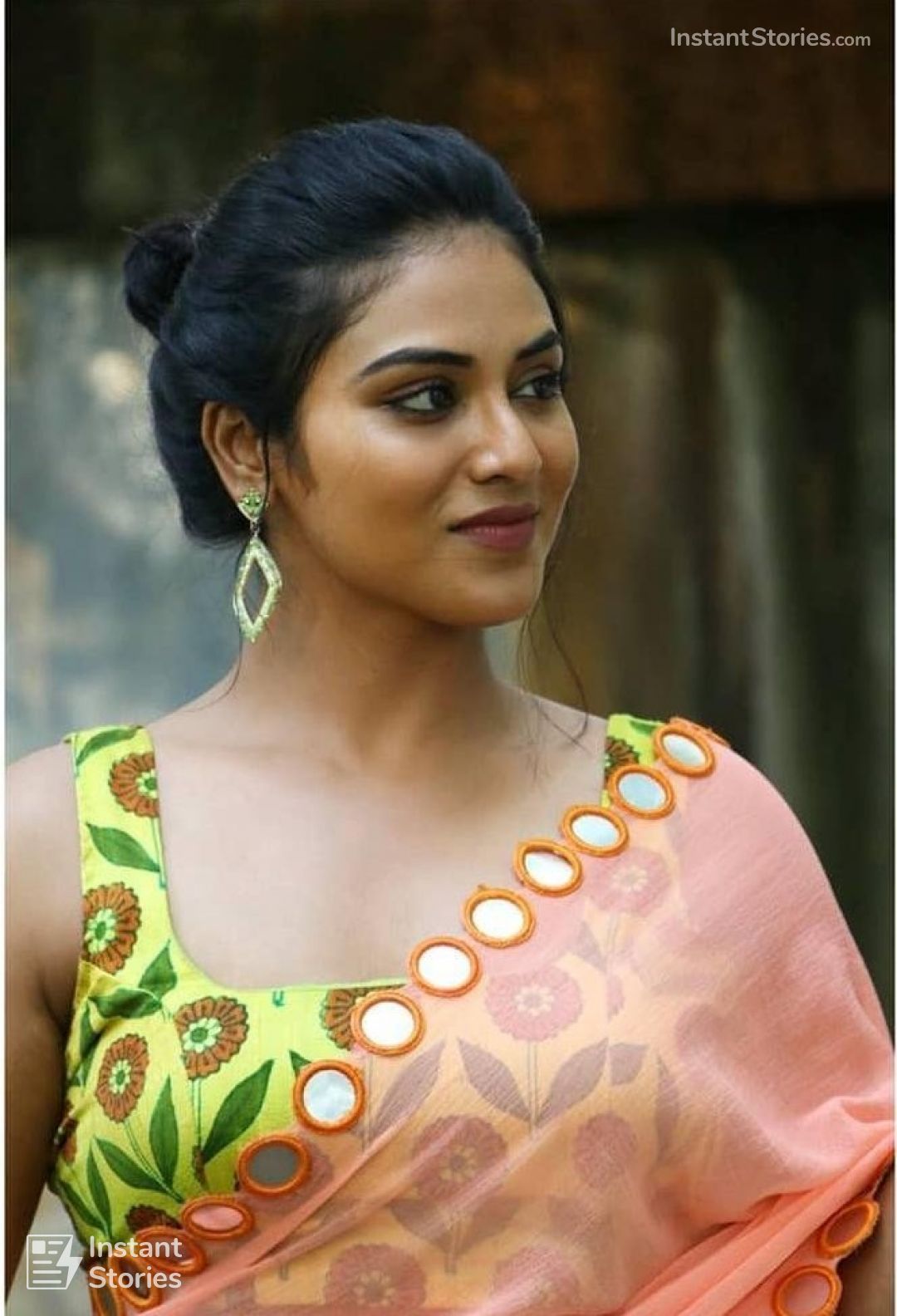 Indhuja Ravichandran Latest Hot Photo Wallpaper In HD Quality (1080p)