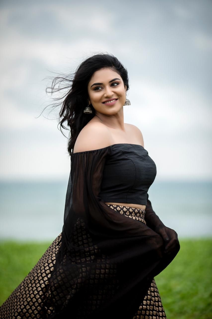 Bigil Movie Actress Indhuja Ravichandran Attractive Stills. Indhuja Galleries & HD Image