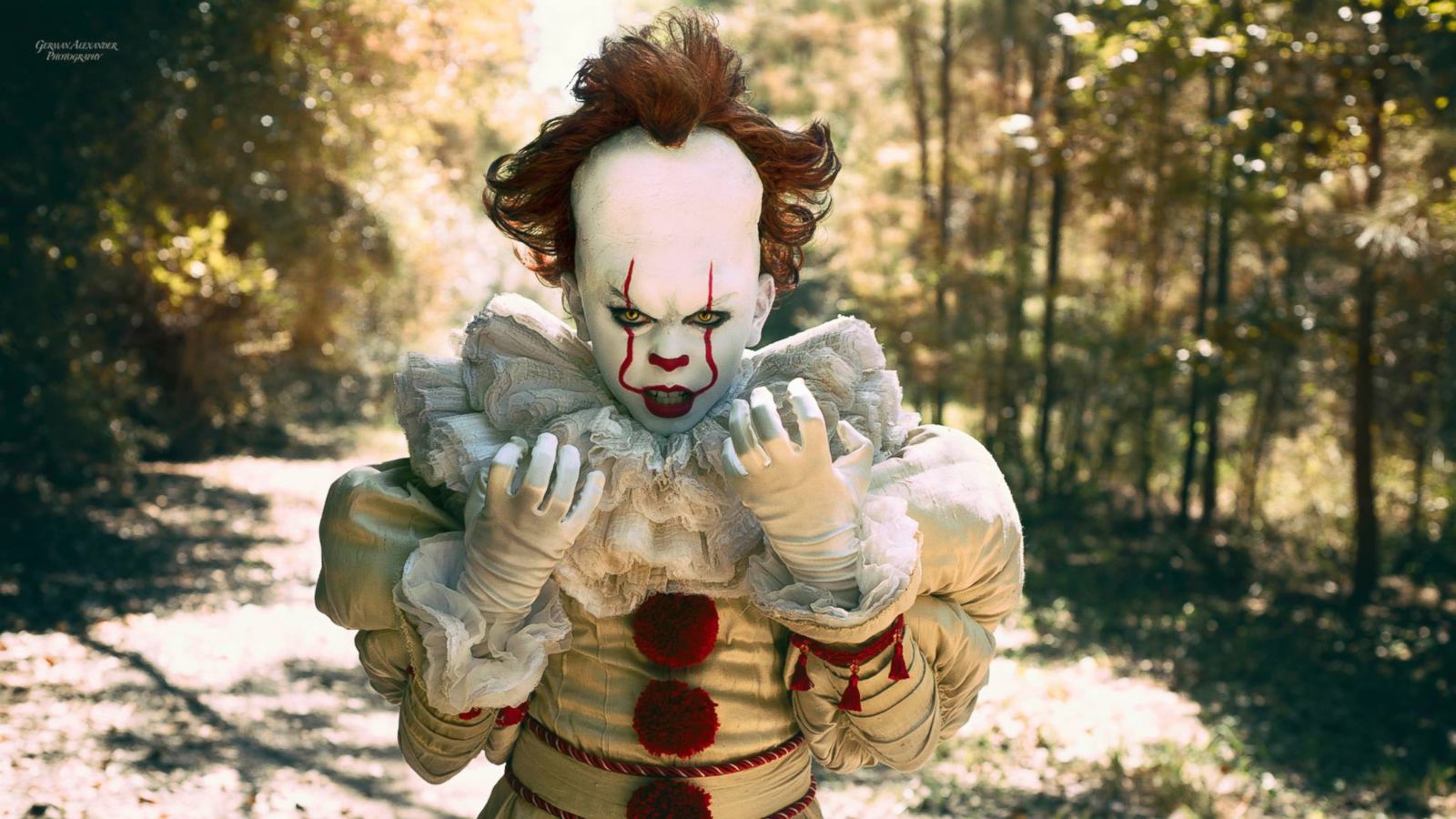 10 Year Old Poses As Pennywise In Incredibly Creepy Photo For Halloween