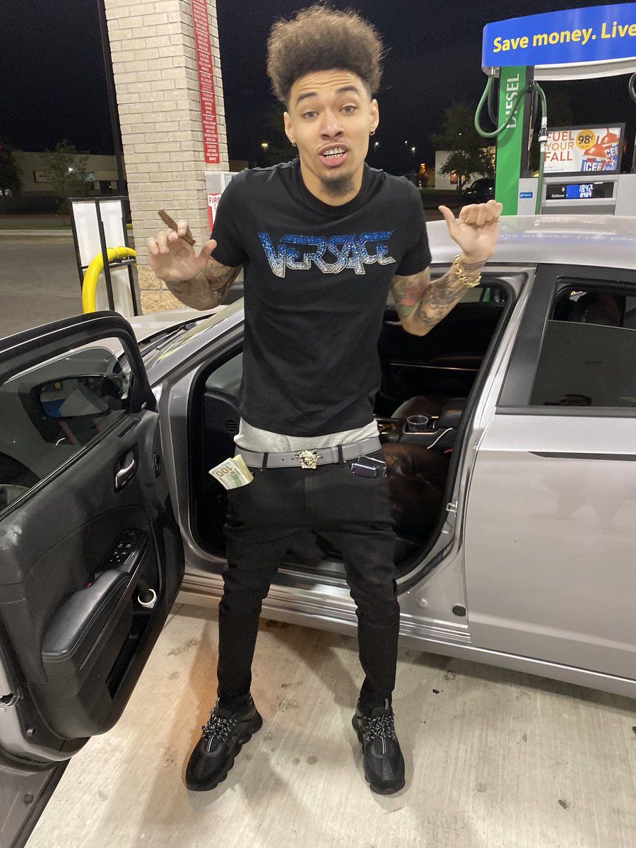 Lil 2z® he REALLY got his out the mudd.Big 2️⃣1️⃣ Fuk it AM The tape droppin soon