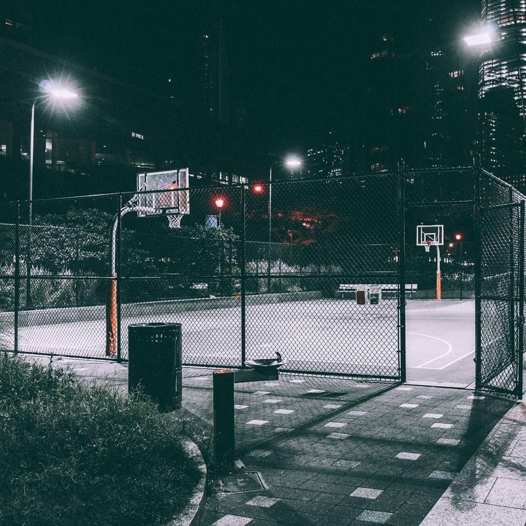 HYPEBEAST on Instagram: “#hbweekends featuring This is probably one of my favo. Basketball photography, Basketball background, Basketball wallpaper