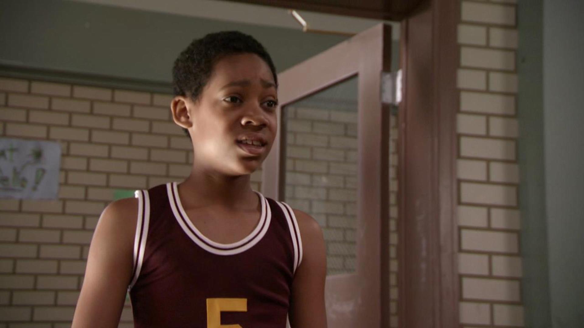 Watch Everybody Hates Chris Season 1 Episode 3: Everybody Hates Basketball show on CBS All Access