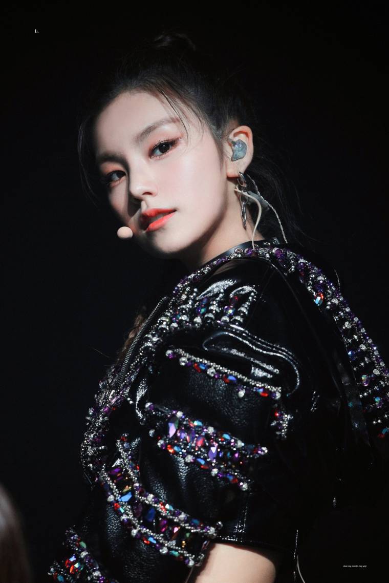ITZY Yeji Wallpaper 11 Image