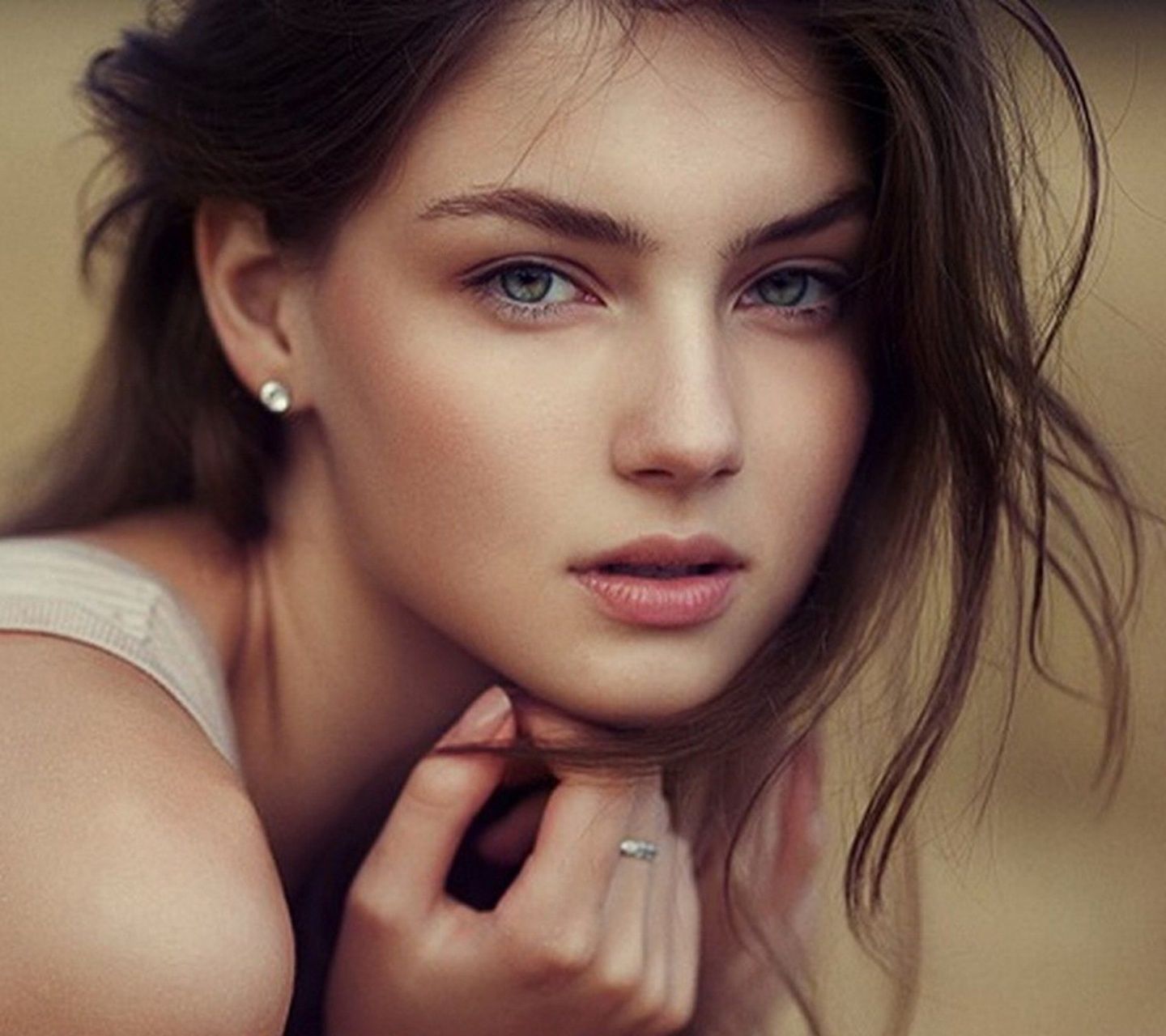 Download Sweet Girl HD Wallpaper For Mobile Phone Wallpaper & Background Download