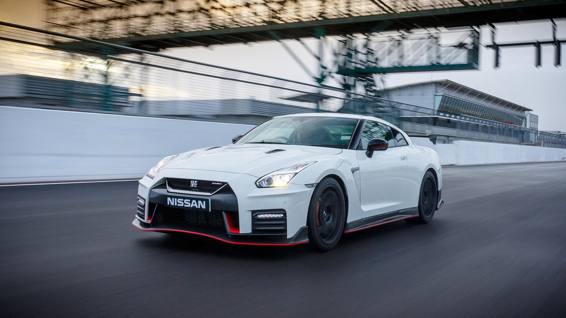 Nissan GT R Nismo Wallpaper, Specs & Videos