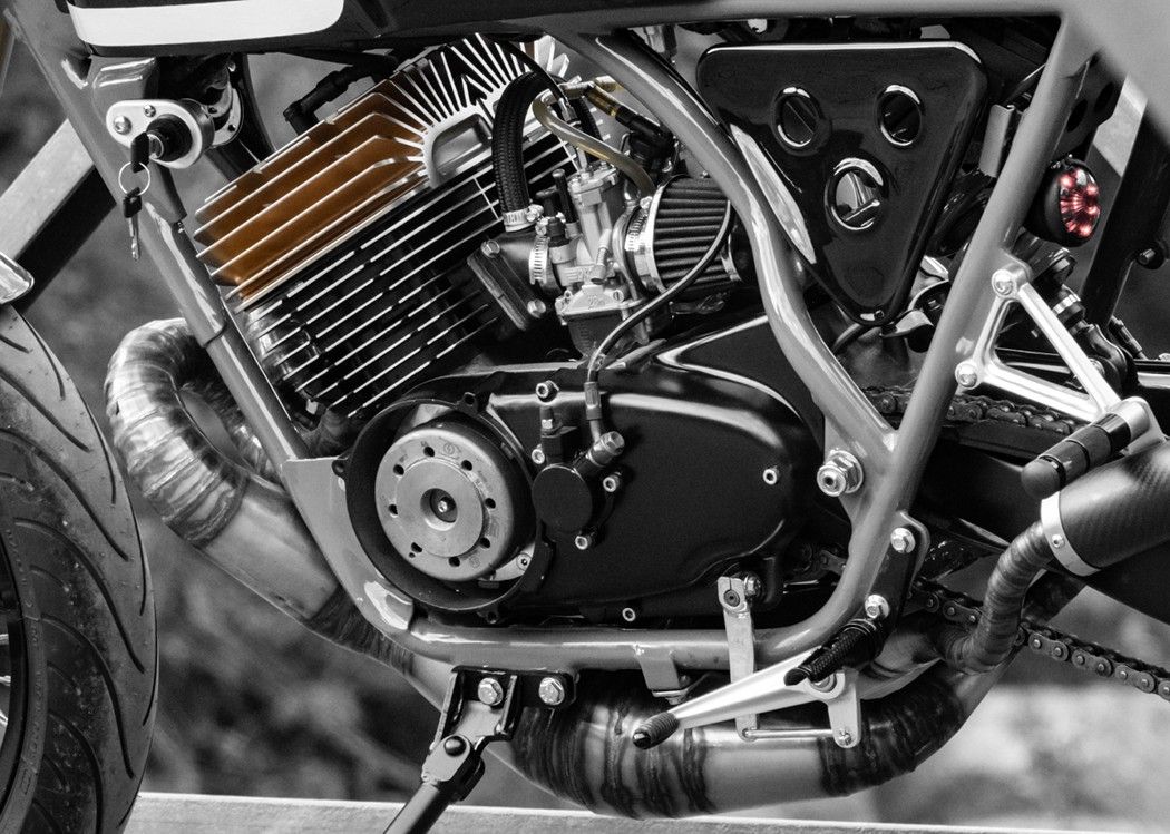 Race Derived: Yamaha RD350 Cafe Racer by MotoExotica. Yamaha, Cafe racer, Bike week