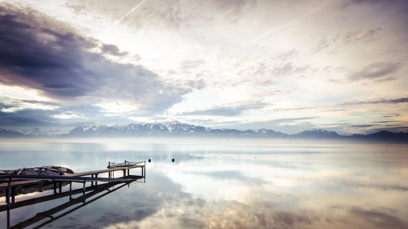 Lake Geneva, Switzerland Desktop wallpaper 1366x768