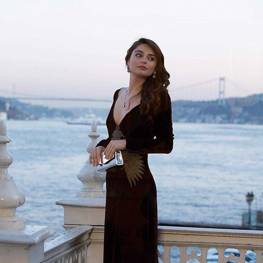 Ayça Aysin Turan Picture Reveal Her Lofty And Attractive Physique ON COFFEE