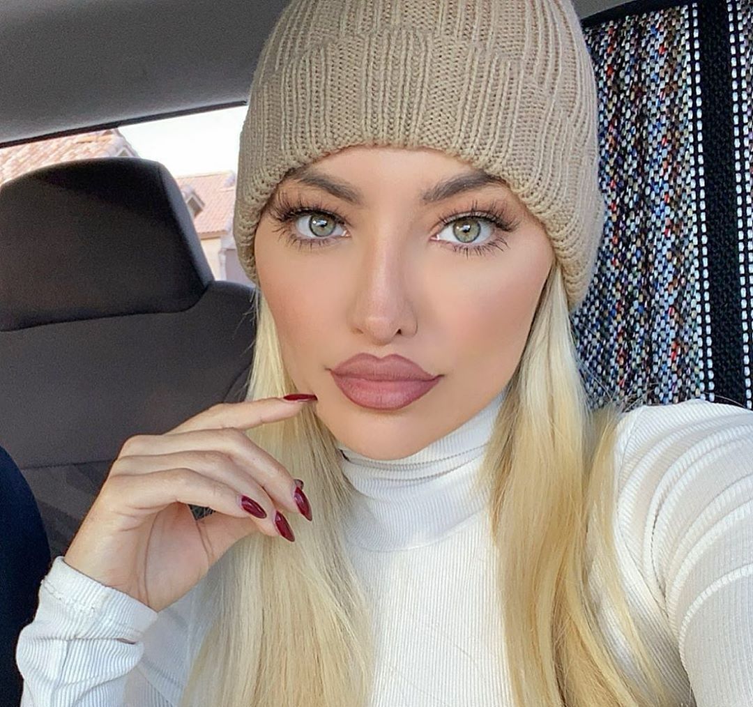 Lindsey Pelas, Age, Height. Fitness Models Biography