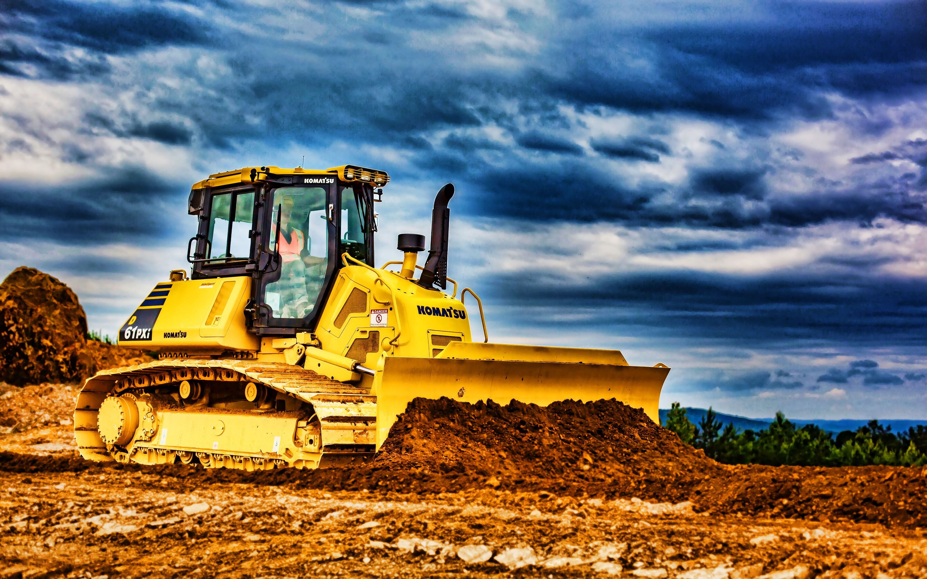 Caterpillar 789D Dump Truck & Caterpillar Excavator