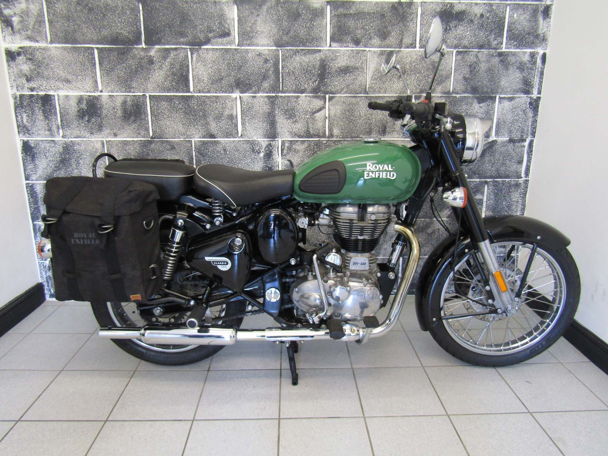 Royal Enfield Classic Chrome HD Wallpaper