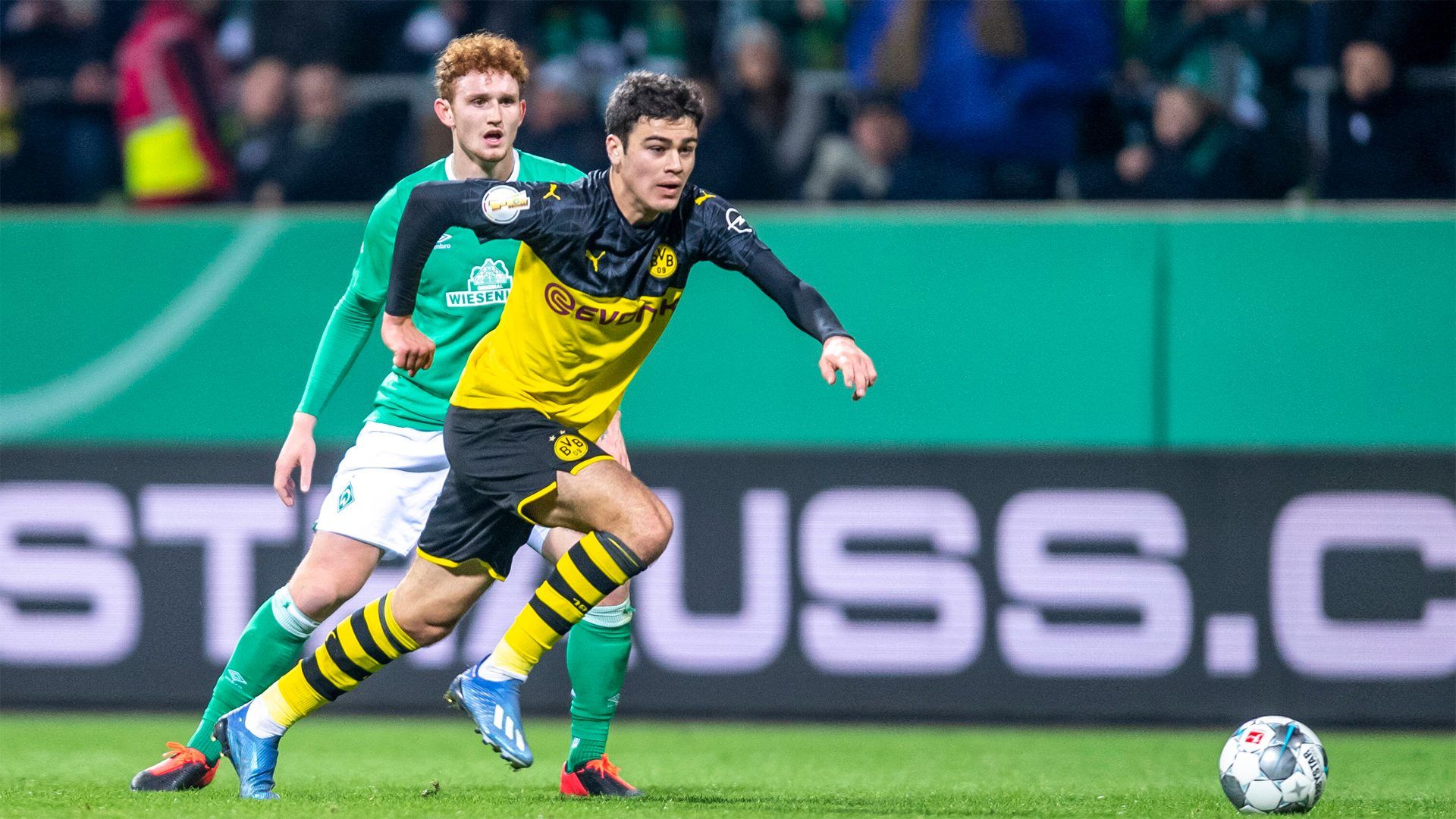 Bundesliga. Borussia Dortmund's American teenager Gio Reyna: Hopefully I can play with Pulisic in the national team soon