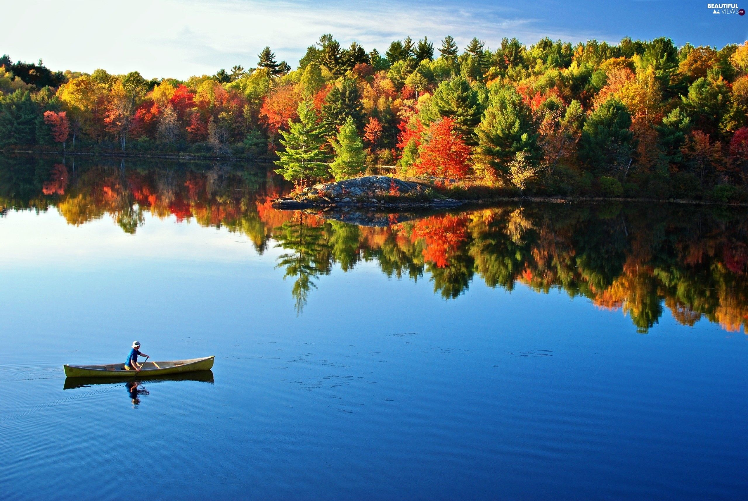 Boat, forest, autumn, lake views wallpaper: 2560x1713