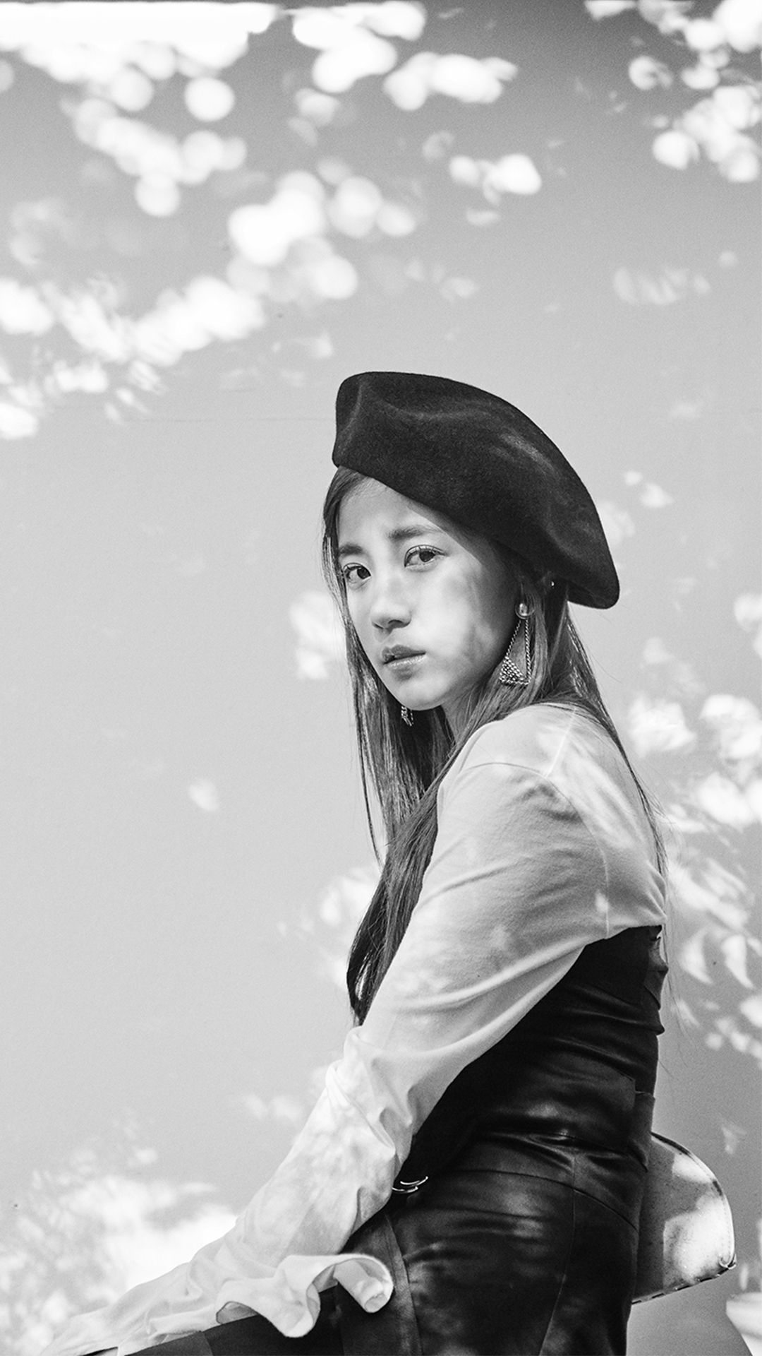 I made phone and desktop wallpaper from the monotone teasers. (all 1080p)