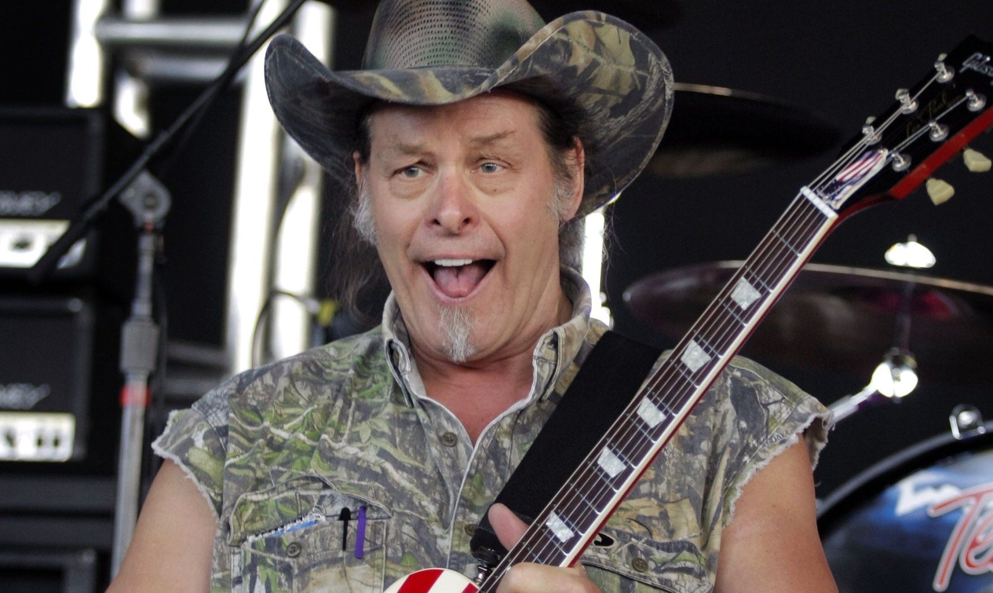 2000x1195px Ted Nugent 349.92 KB