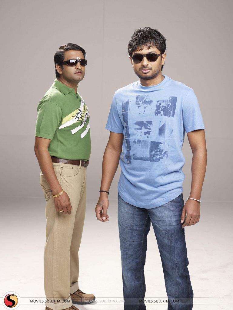 Santhanam HQ Wallpapers | Santhanam Wallpapers - 21886 - Oneindia Wallpapers