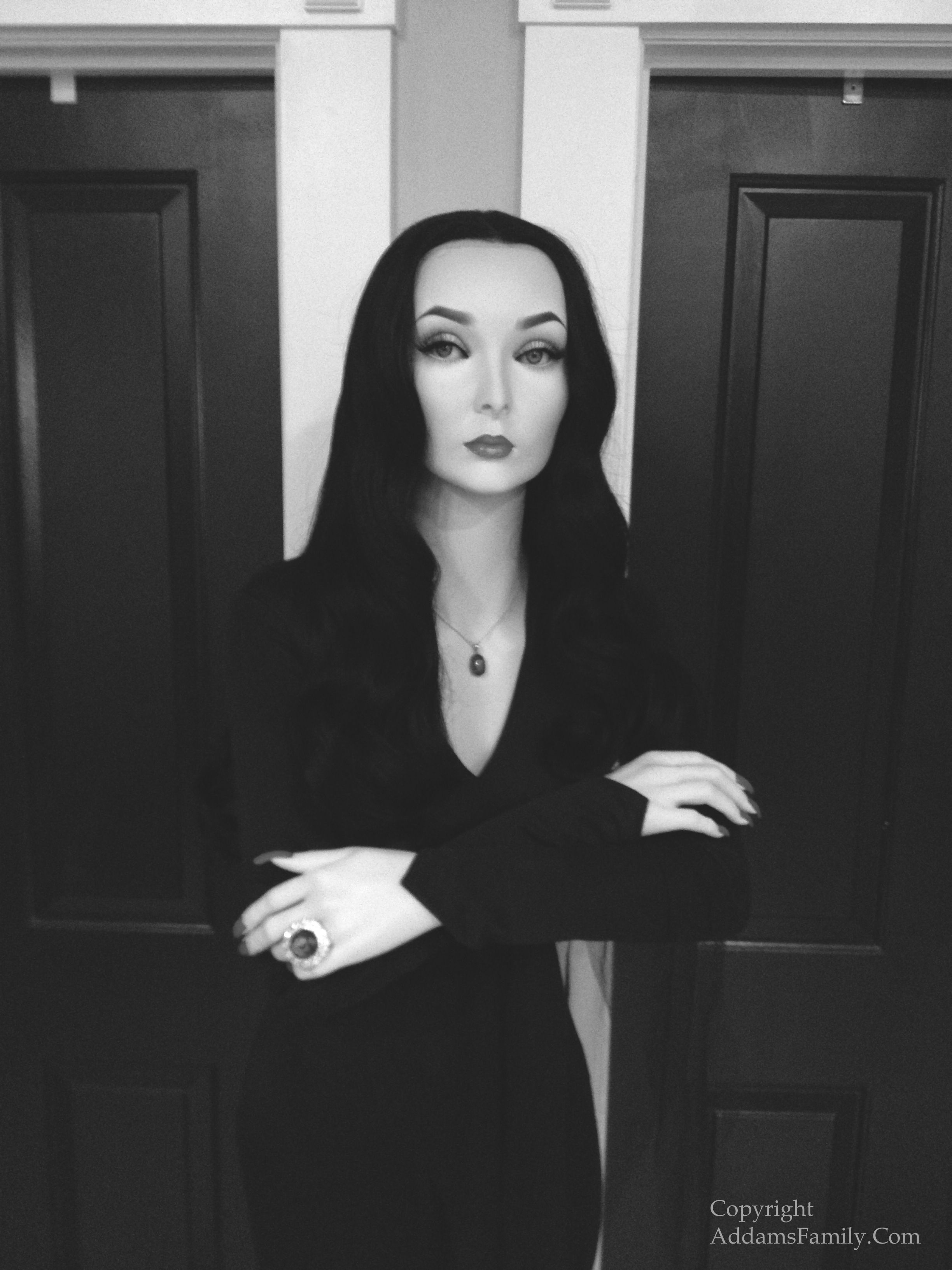 Addams Family Tv Show Morticia Wallpaper & Background Download