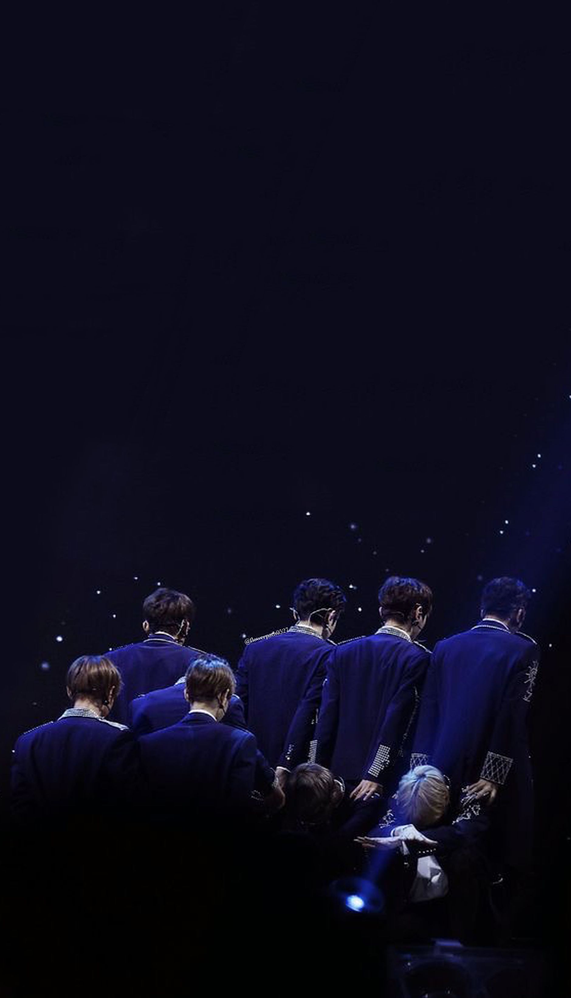 Wanna One 'Energetic' Wallpaper. Kpop wallpaper, Locked wallpaper, Wallpaper