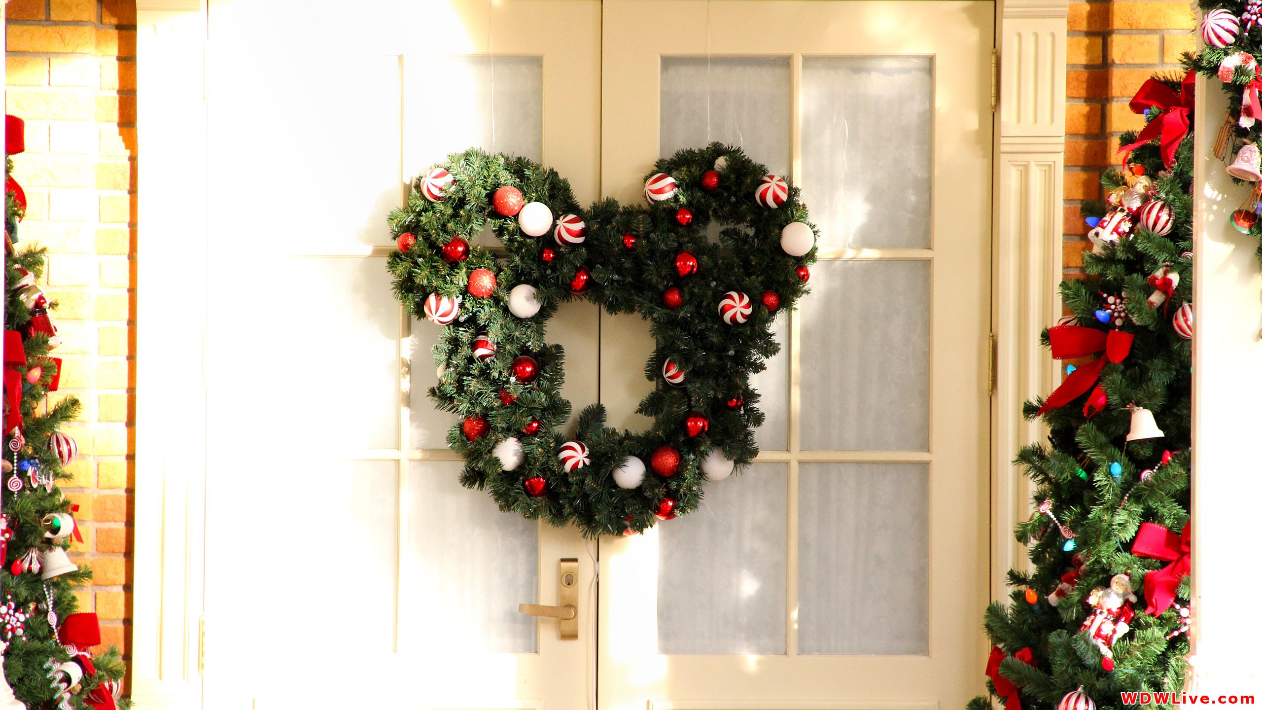 Wreath Wallpaper. Wreath Wallpaper, Christmas Wreath Wallpaper and Wreath Wallpaper Border