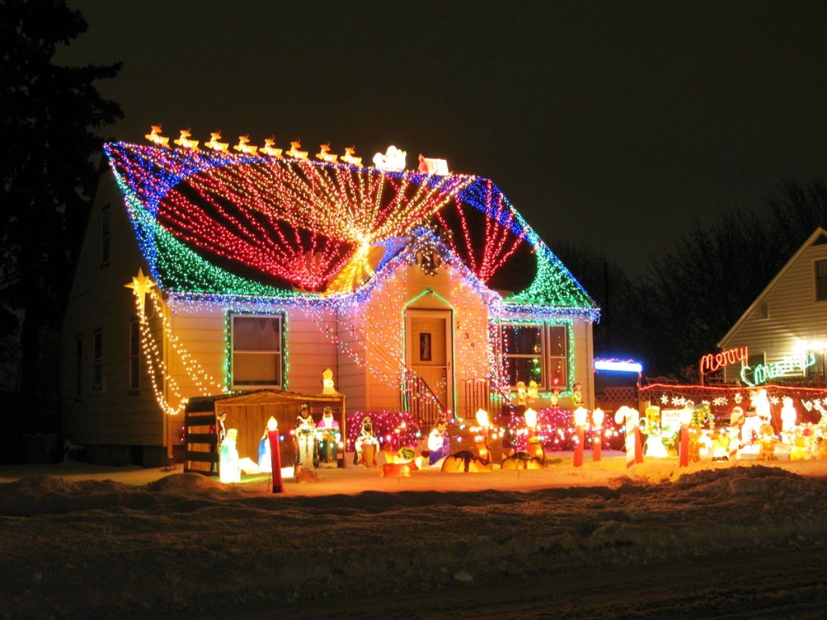 Outdoor Christmas Lights Decorating Ideas