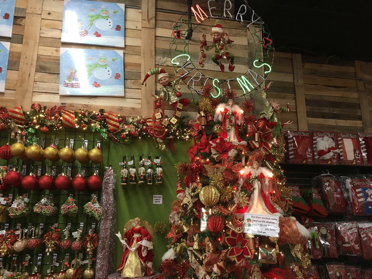 Christmas decoration rentals: a new holiday tradition