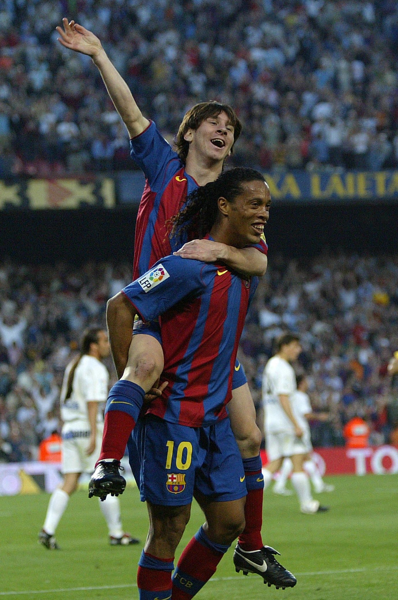Messi And Ronaldinho HD
