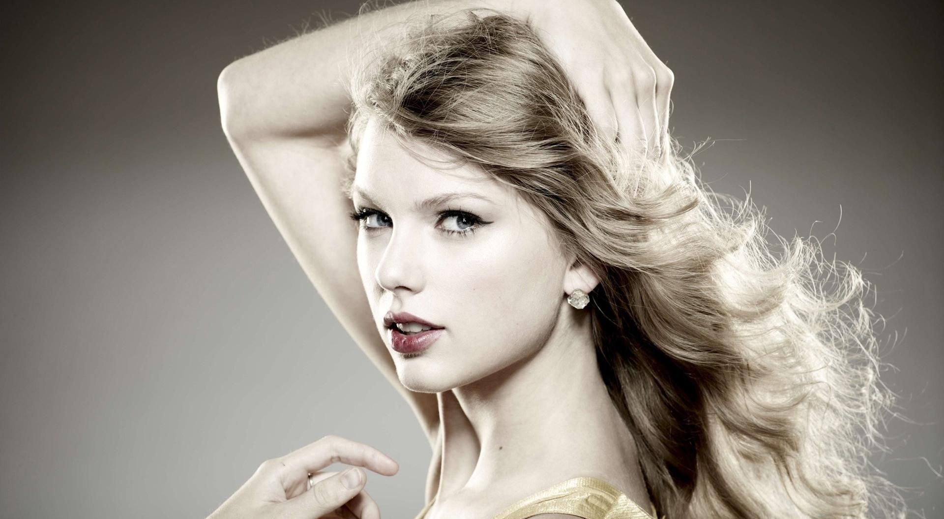 Taylor Swift Singer Wallpaper