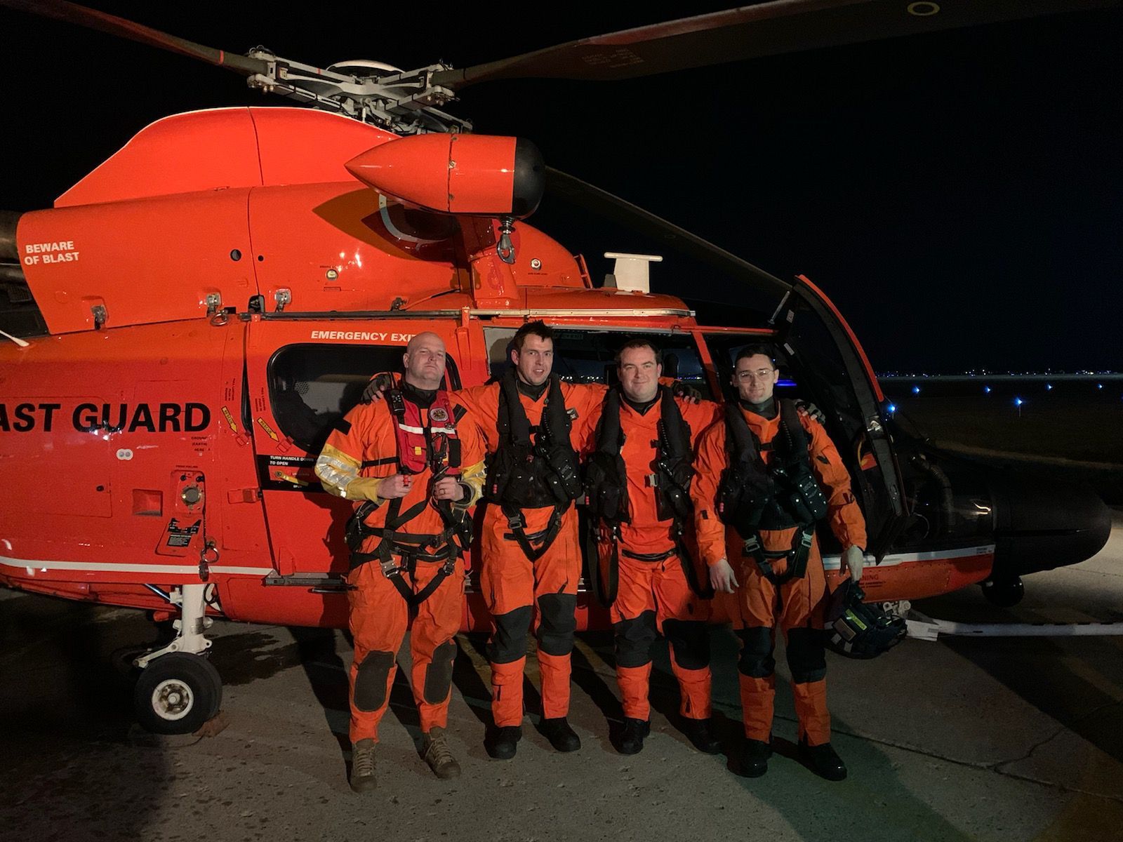 U.S. Coast Guard helicopter crew uses swimmer to save Canadian from ice near Detroit