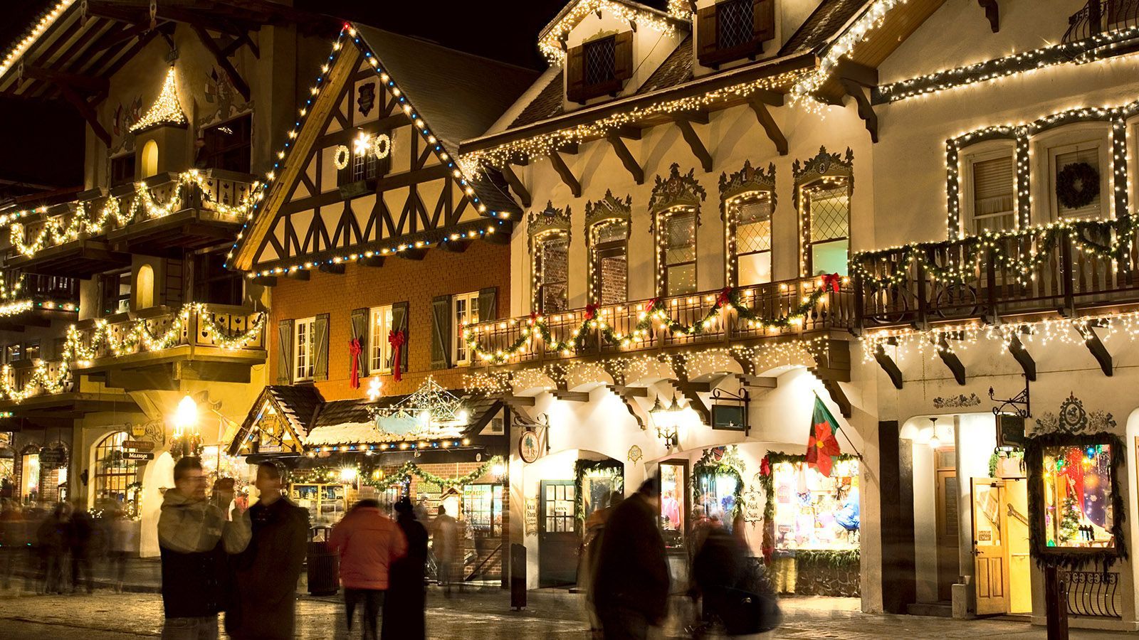 Best Small Towns for the Holidays. Leavenworth washington, Leavenworth, Leavenworth christmas