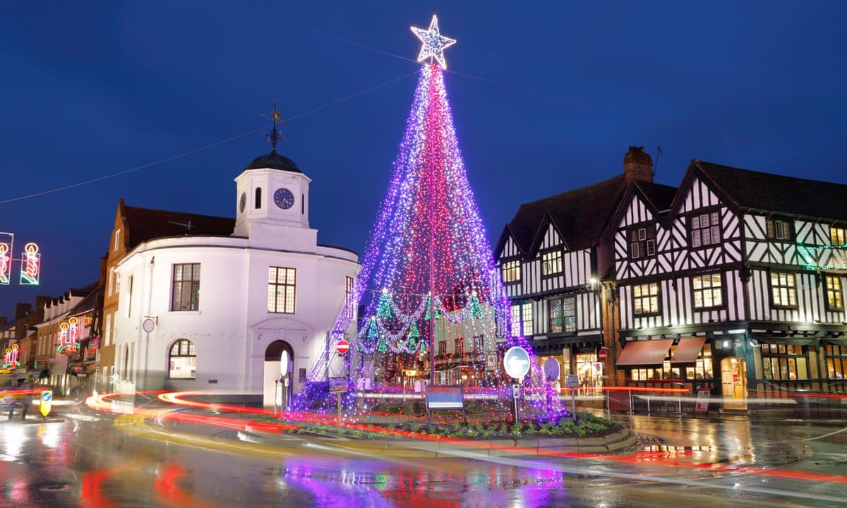 Winter Weekenders: 15 Pictureque UK Towns For A Pre Christmas Break. Christmas And New Year Holidays