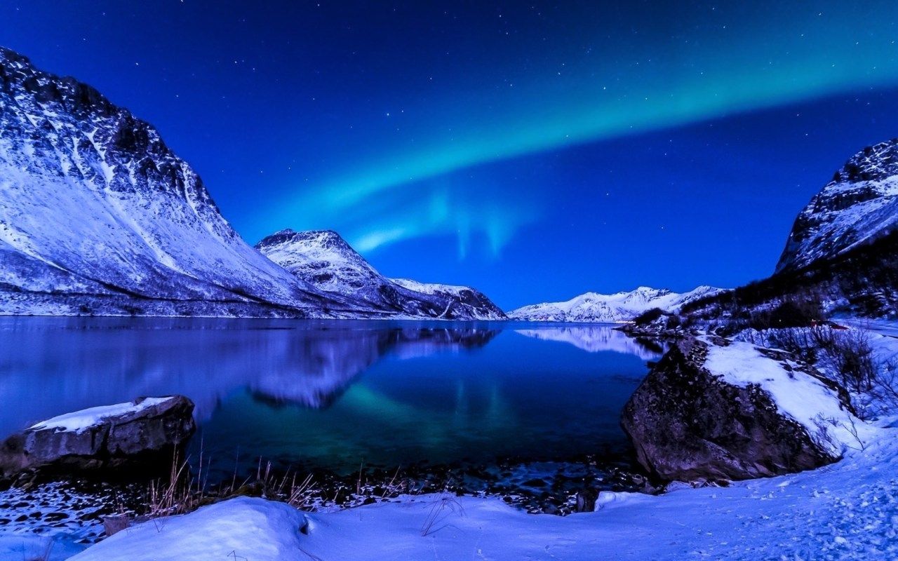 Aurora Borealis, Lake, Mountain, Snow, Winter HD Wallpaper & Background • 21401 • Wallur