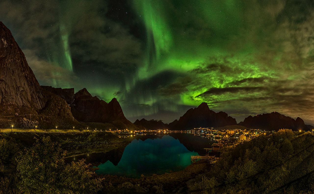 Desktop Wallpaper Norway Reine polar light Nature mountain Sky Lake