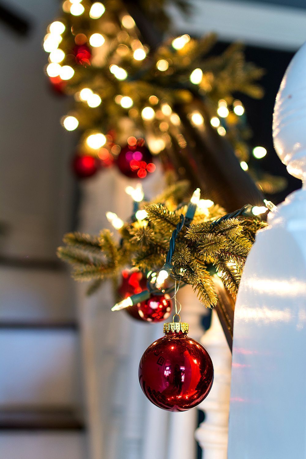 Inspiring Christmas Lighting Ideas You Should Try For Your Home. Beautiful christmas, Christmas wallpaper, Christmas lights