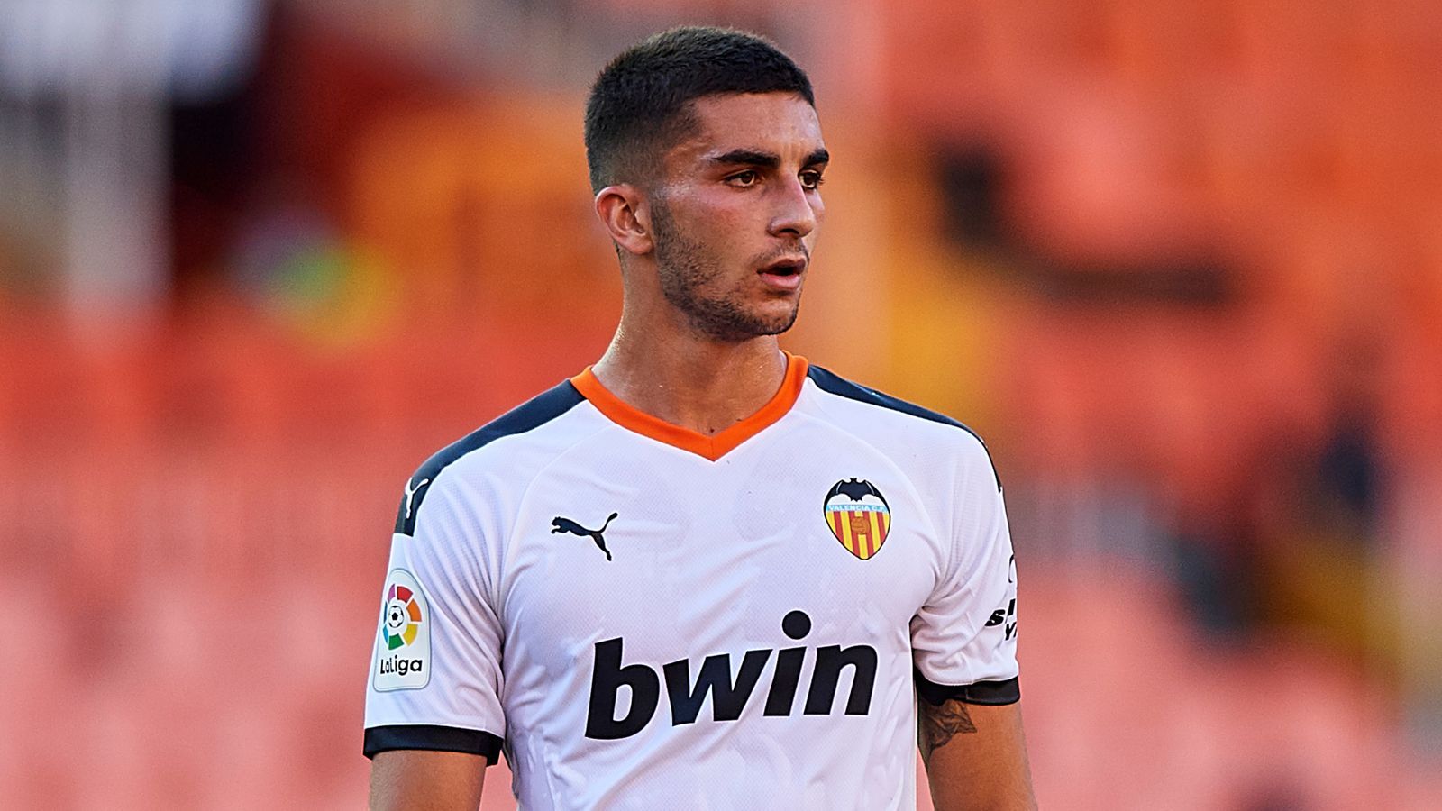 Ferran Torres: Manchester City close to agreeing deal for Valencia winger