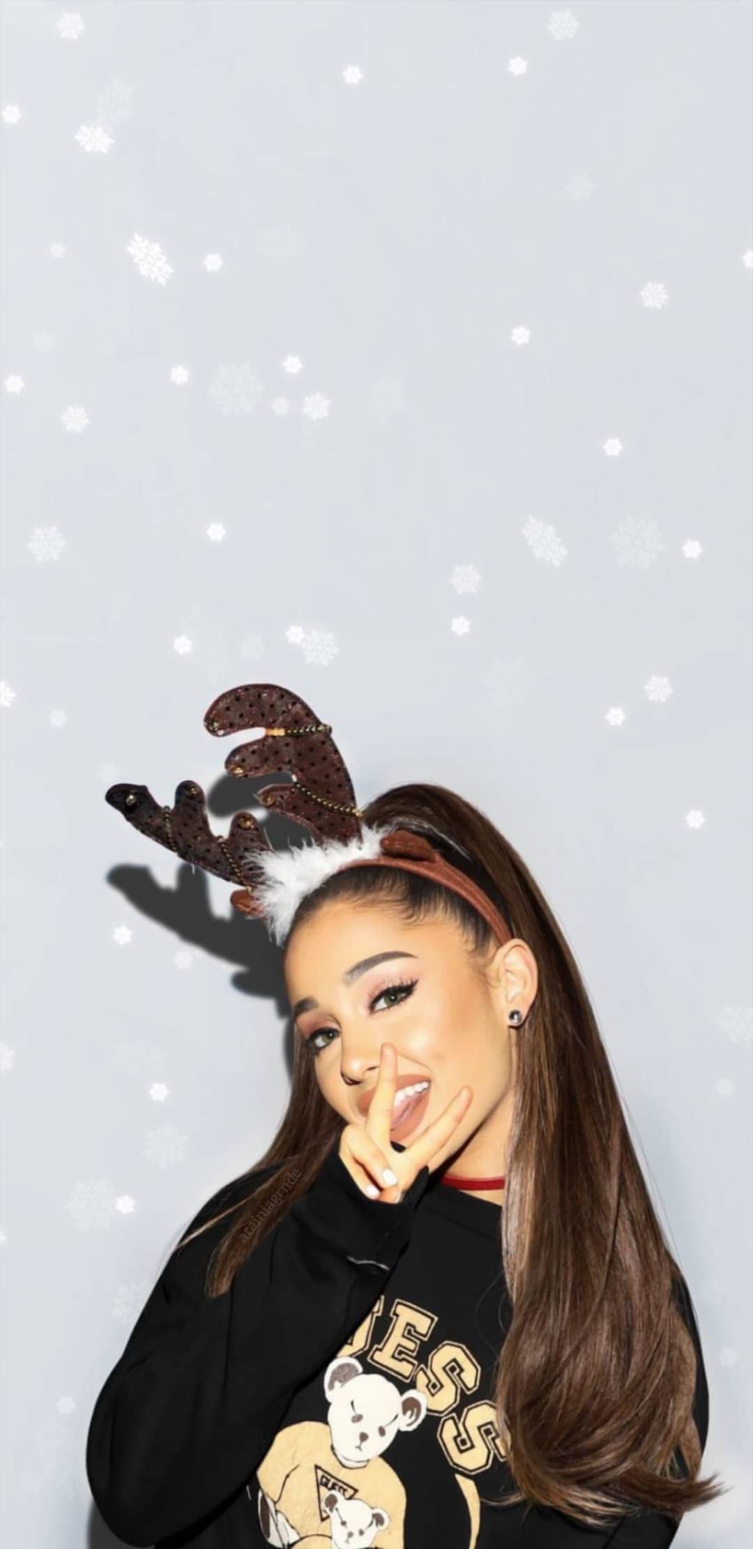 Christmas Ariana Grande Cute Wallpapers Wallpaper Cave