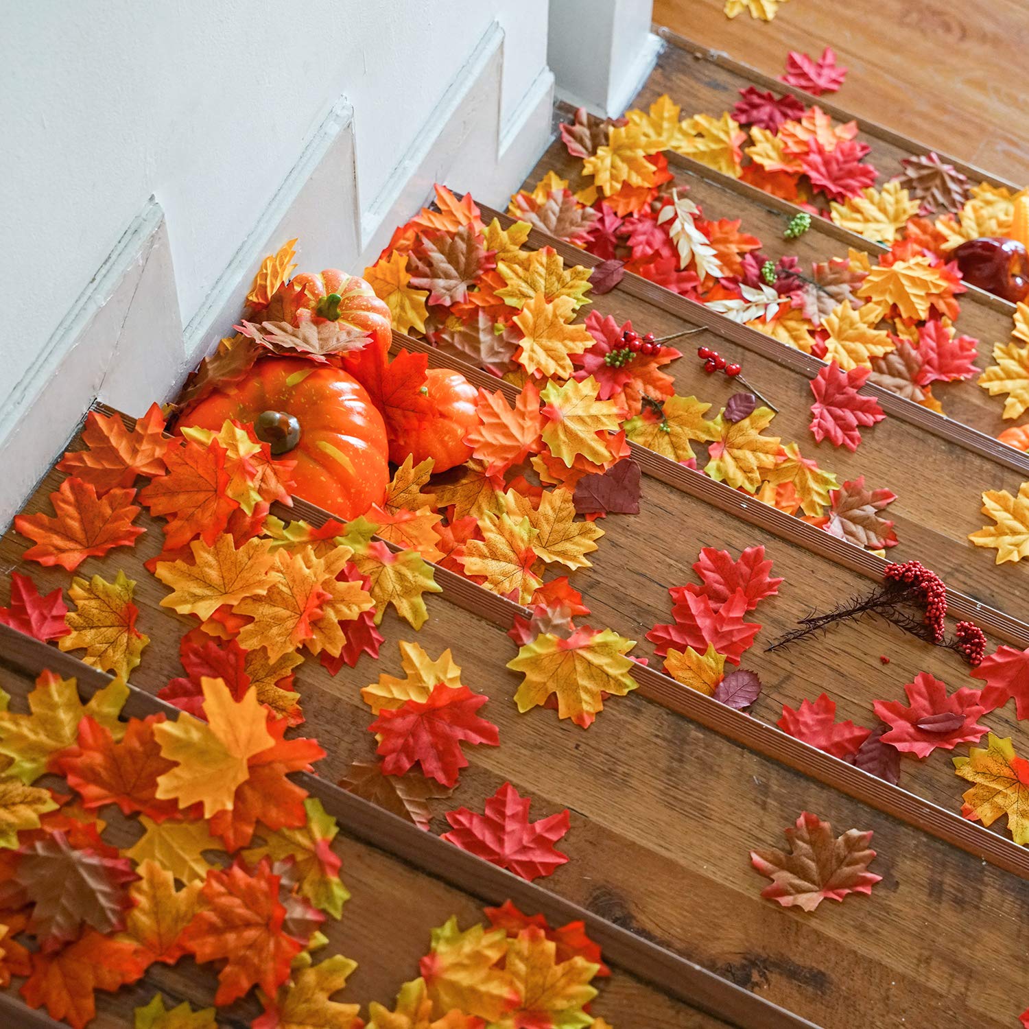 HENMI 500PCS Artificial Maple Leaves 5 Assorted Mixed Fake Fall Maple Leaf Lifelike Looking Silk Autumn Leaf Garland for