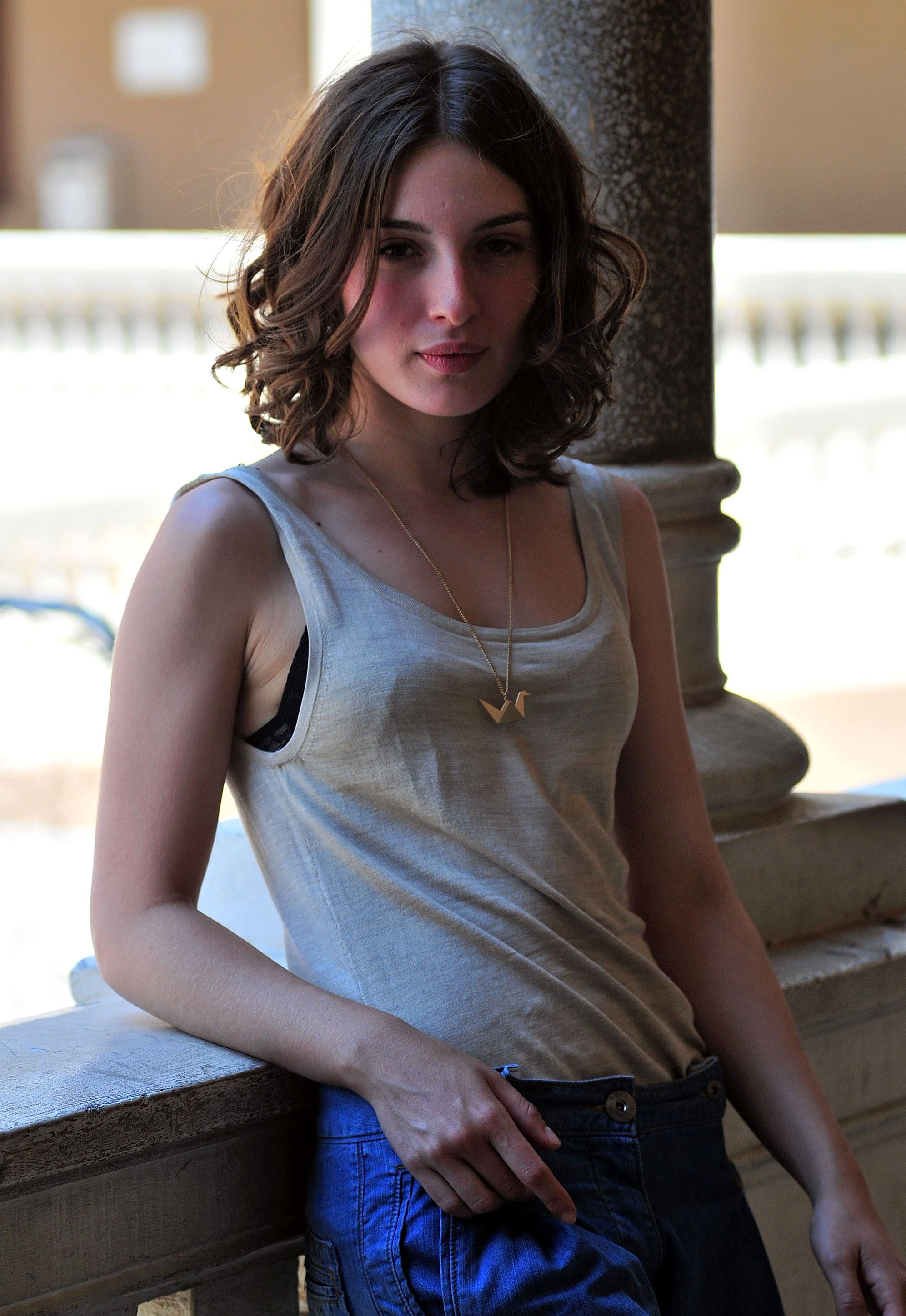 Maria Valverde iPhone Image