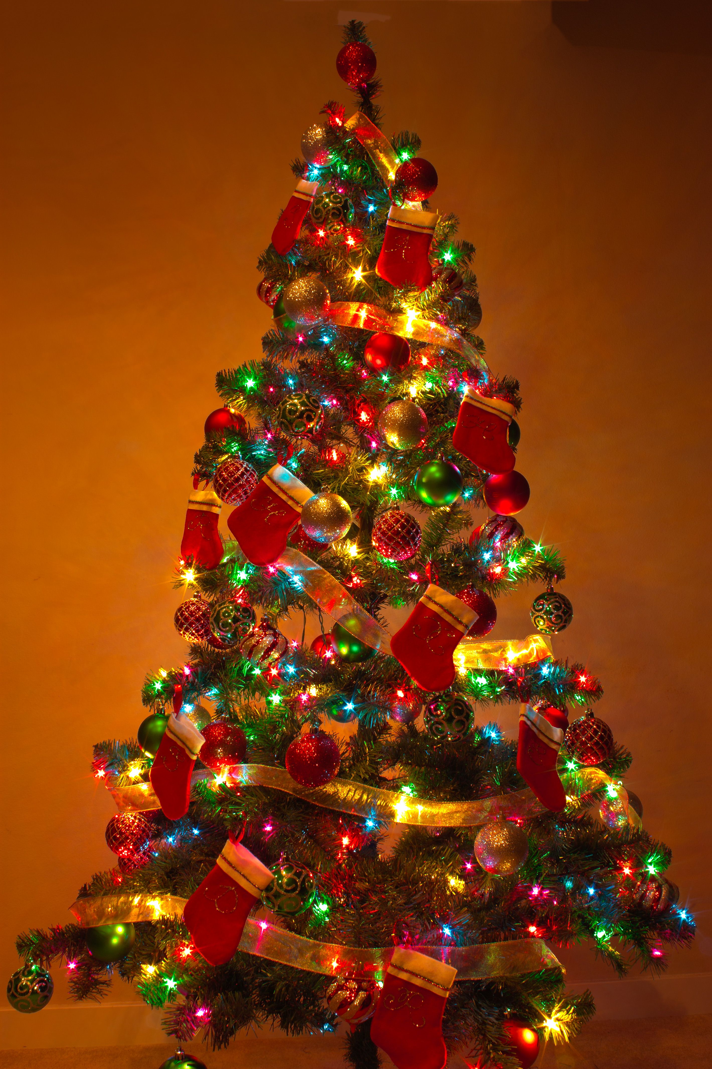 Christmas Tree Wallpaper & Background Download