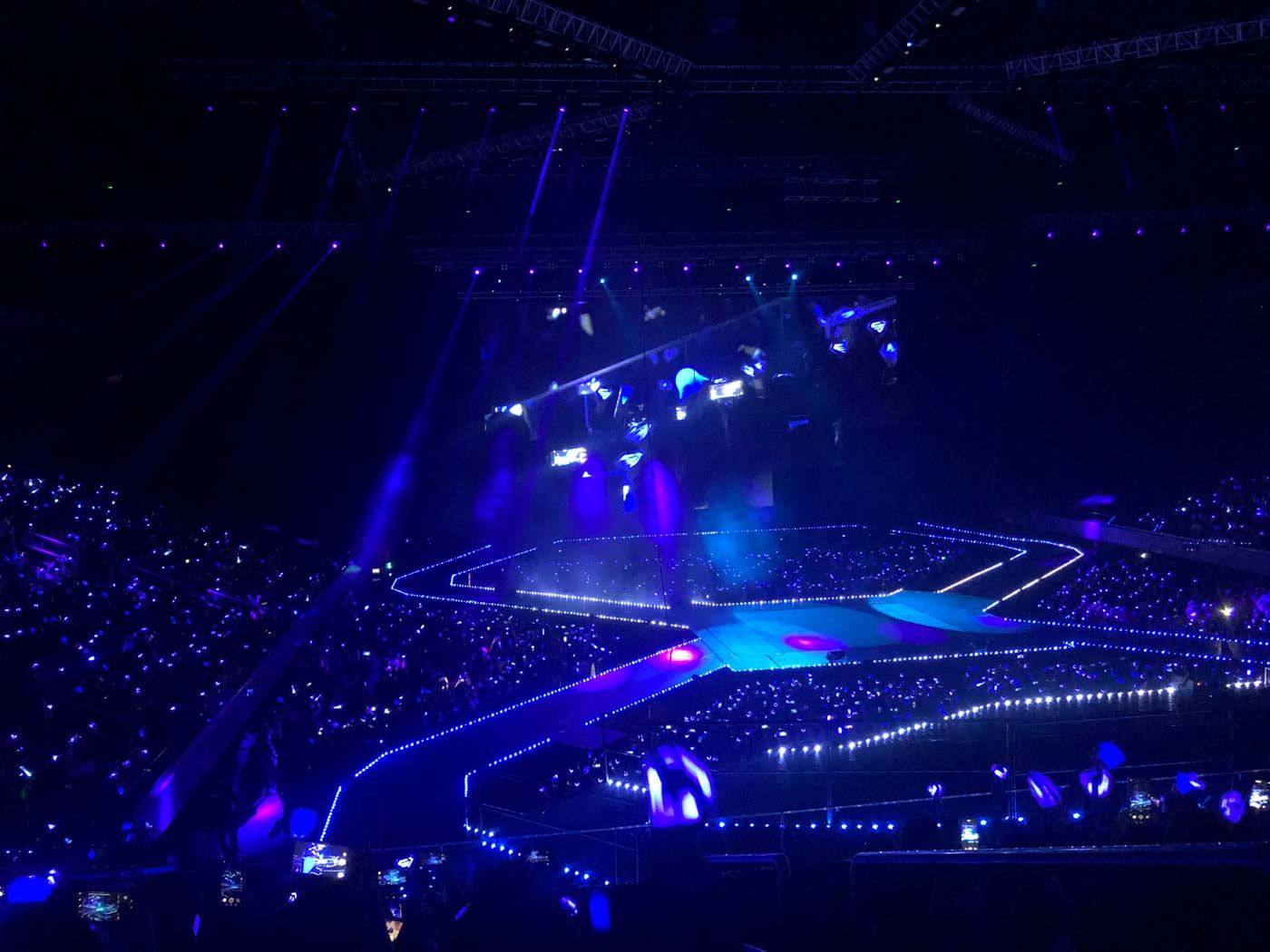 The Mall Of Asia Arena Turns Into A Sapphire Blue Ocean Super Junior HD Wallpaper
