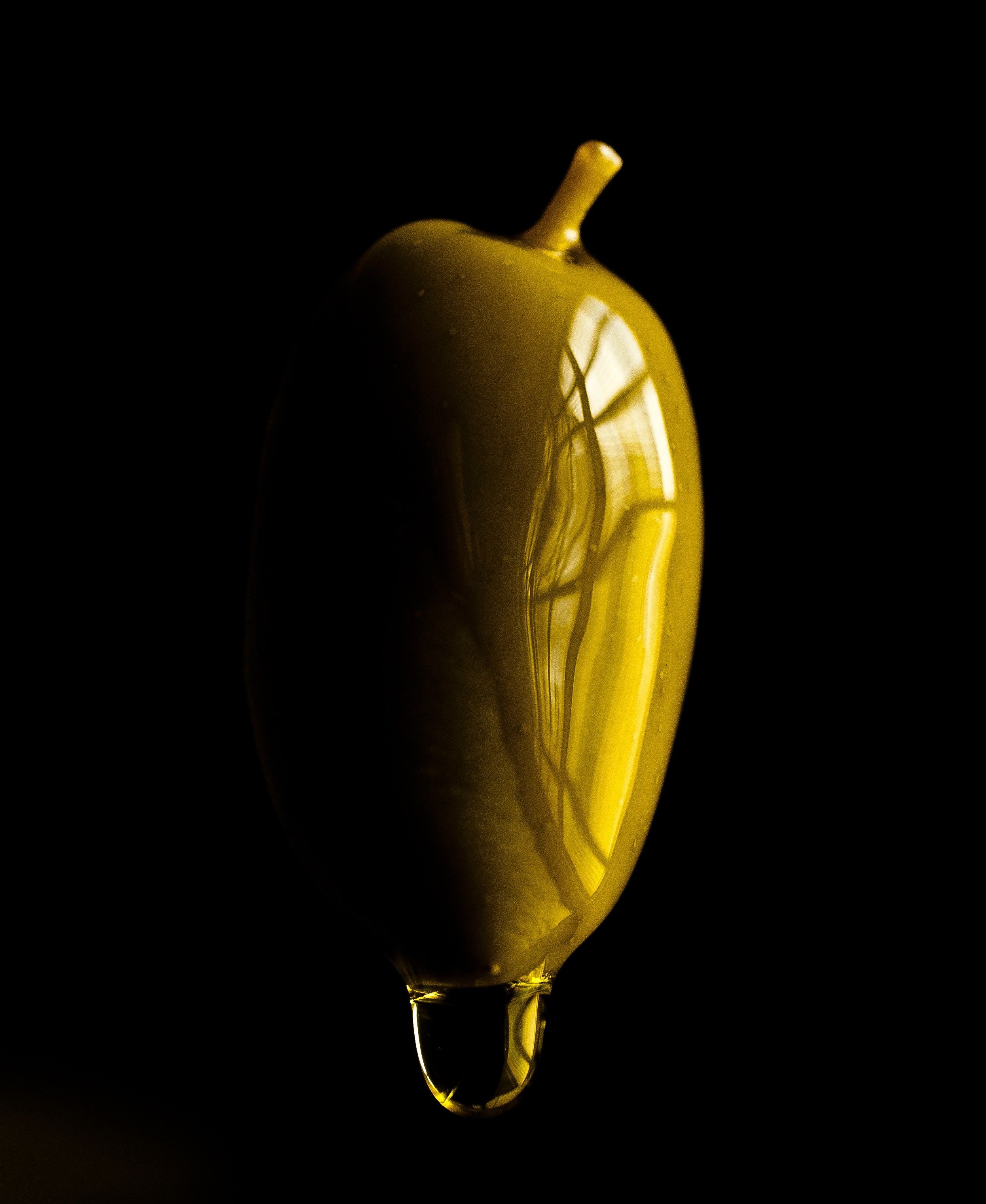 Wallpaper / extra virgin olive oil olive and oil HD 4k wallpaper