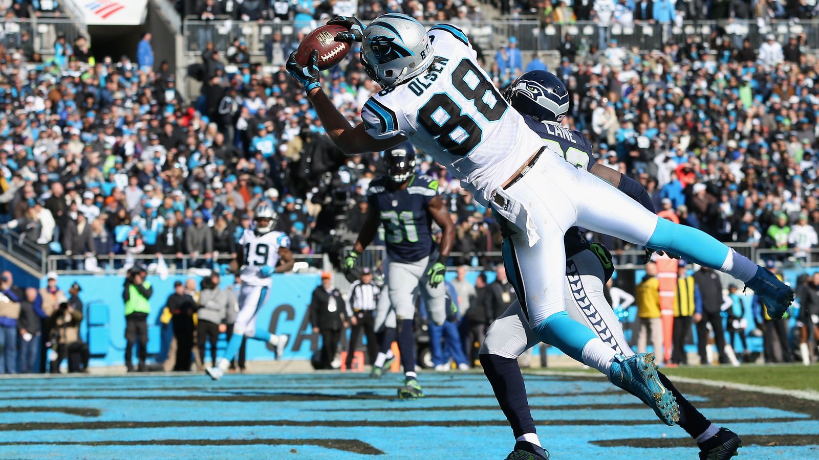 Greg Olsen stretches out for outstanding TD catch