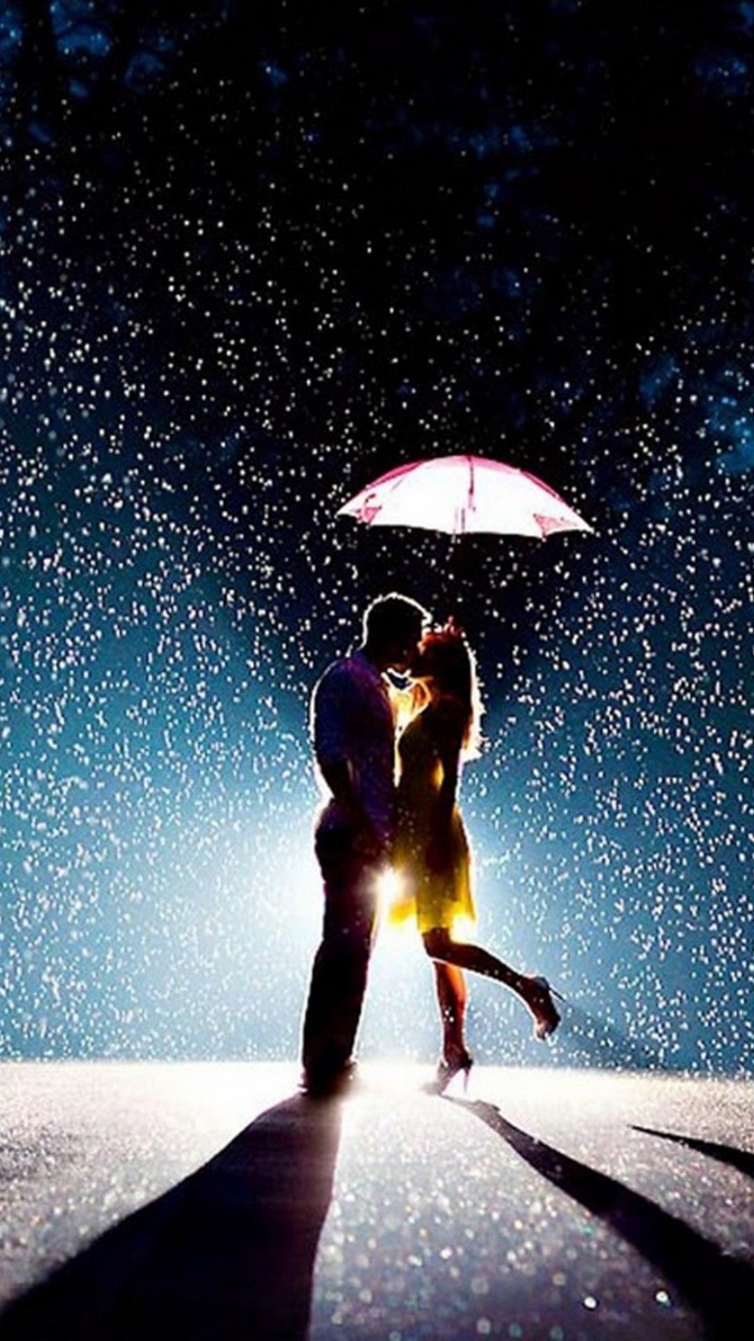 Rain Romantic Couple Wallpaper